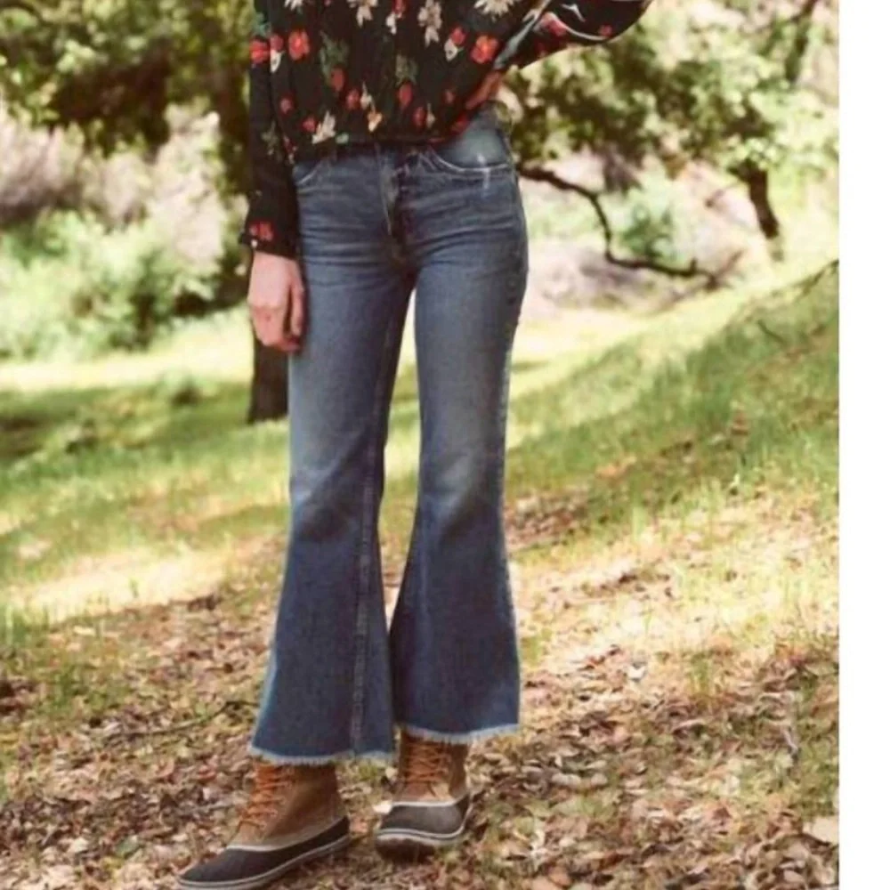 The GREAT. Kick Bell Jean Canopy Wash raw hem bell bottom cropped length sz 30